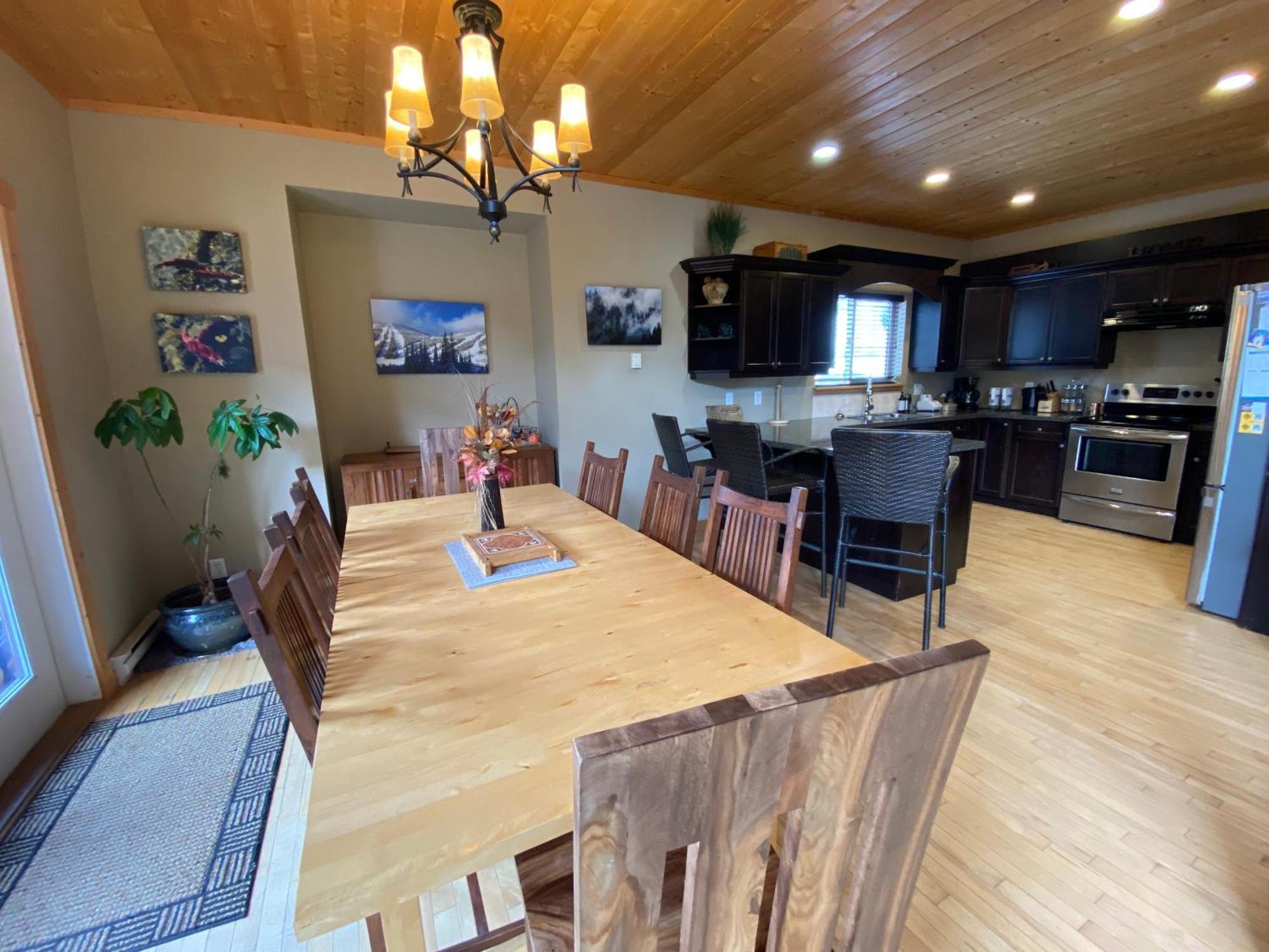 Morrisey Chalet At Sun Peaks Zewnętrze zdjęcie